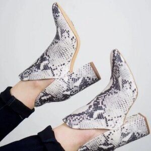 Steve Madden Rookie Bootie 8 NATURAL SNAKE PRINT